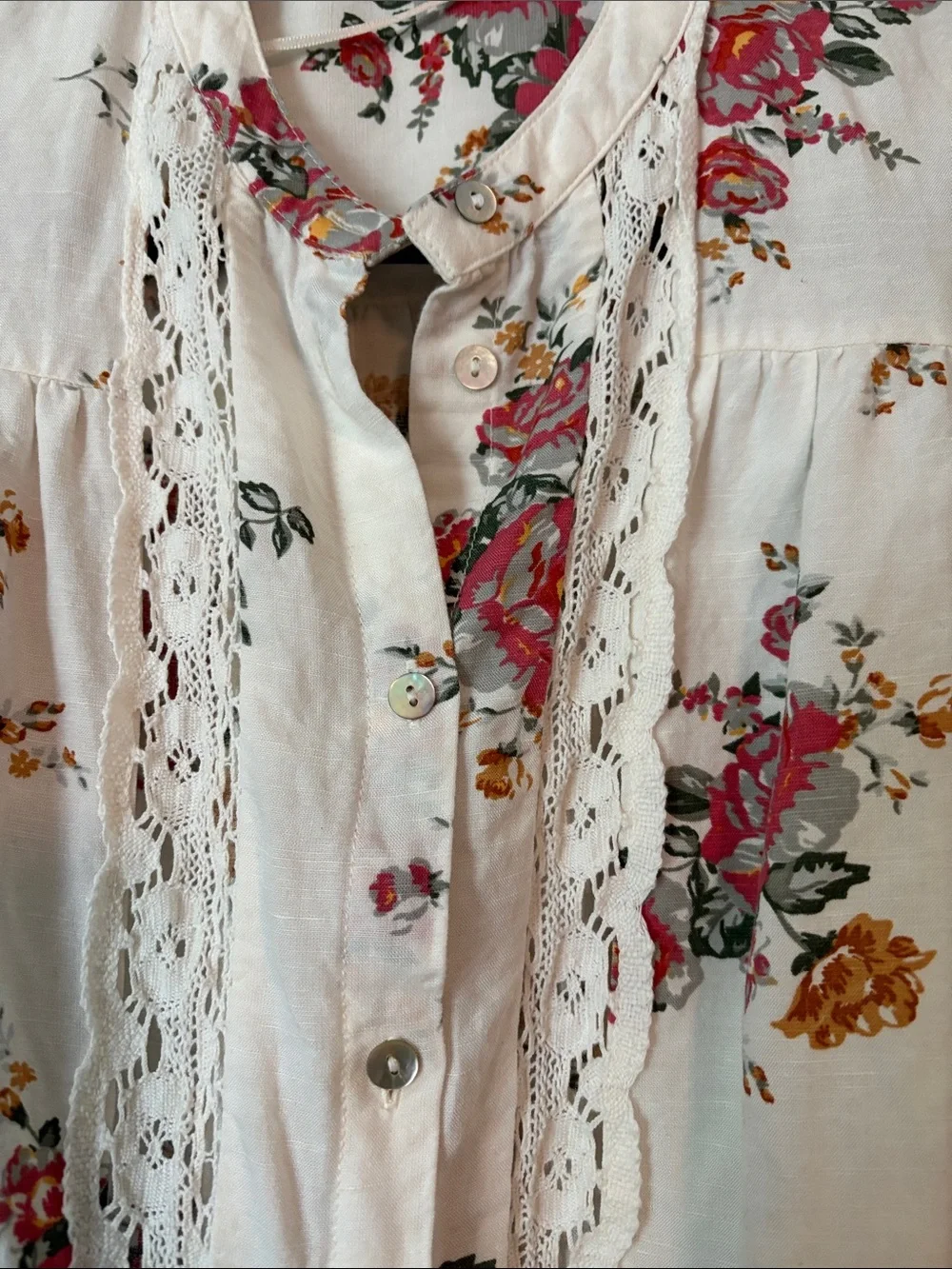 Zara Cream Floral Lace-Trim Button Front Blouse - Pink & Gold Roses Size Meduim